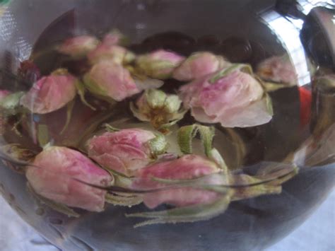 Sumptuous Flavours: Rosebud Tea