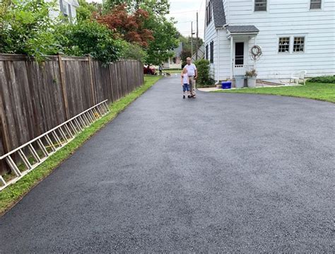 Expert Asphalt Driveway Contractors in Long Island