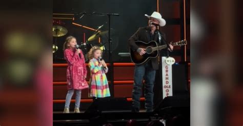 Cody Johnson And Daughters Light Up The Grand Ole Opry Stage With Heartfelt Performance ...