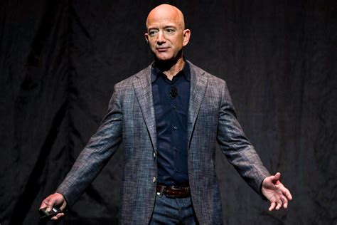 Como Jeff Bezos chegou à riqueza? Conheça o caminho por trás dos bilhões