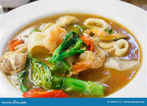 Seafood And Noodles In A Creamy Sauce, Rad Na Noodles Delicious Stock ...