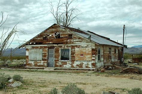 Patrick Tillett: Essex California - Route 66 Ghost Town