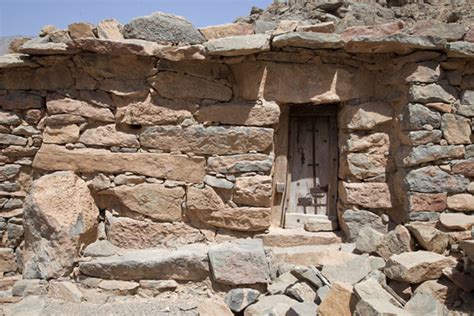 Traditional stone house in the Rawdah Bowl | Musandam mountains ...