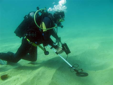 Underwater Metal Detectors And Detecting Tips | Underwater metal detector, Metal detecting tips ...