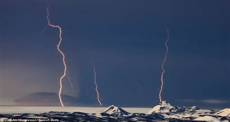 Flights out of Scotland cancelled as ash cloud from Iceland volcano ...