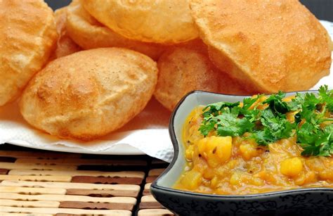 Poori with Alu Kurma- Very Delicious Breakfast Recipes, Dinner Recipes, Indian Food Recipes ...