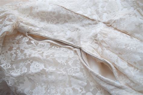 Vintage 1950s Wedding Gown with Gloves and Veil | EBTH