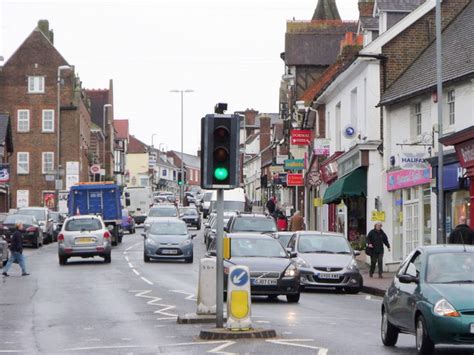 The High Street, Uckfield © nick macneill cc-by-sa/2.0 :: Geograph Britain and Ireland