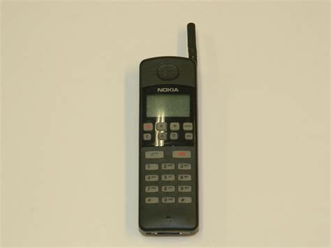 Nokia 440 vuodelta 1994.