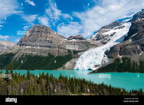 Berg Lake and Berg Glacier, Mount Robson Provincial Park, British ...