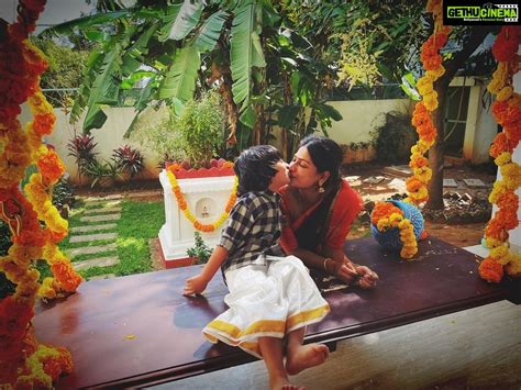 Vijayalakshmi Instagram - பூந்தேரிலே நீ ஆடவே உண்டான அன்பே ஒரு ராஜாங்கம் ...