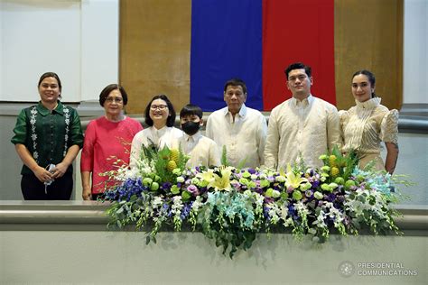 President Rodrigo Roa Duterte poses for a photo opportunity with his ...