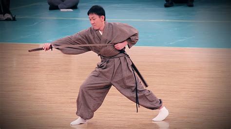 Kanemaki-ryū battōjutsu - 39th Kobudo Demonstration Nippon Budokan 2016 - YouTube