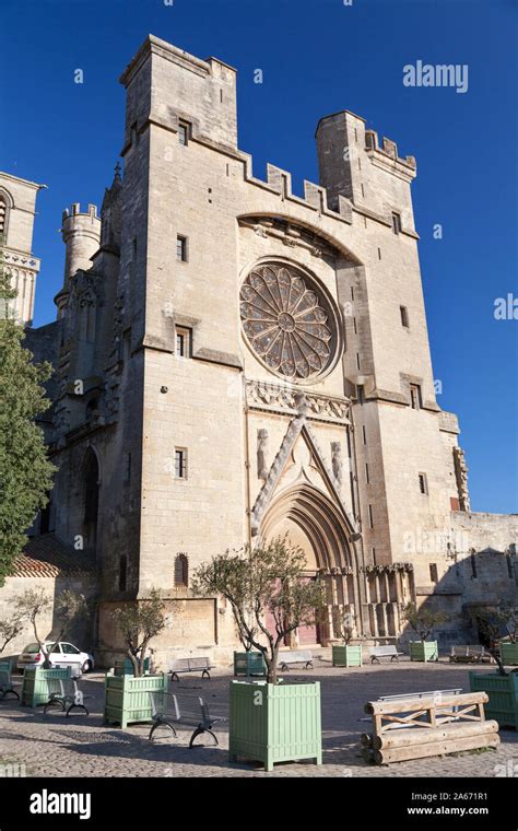 Cathedral beziers hi-res stock photography and images - Alamy