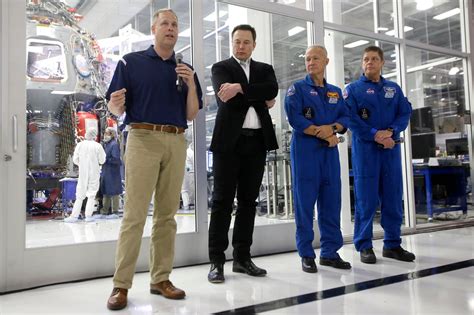 After Sparring, NASA and SpaceX Declare a Shared Mission - The New York Times