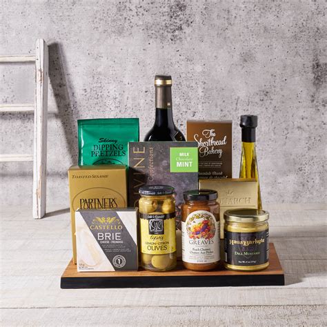 Wine, Cheese & Spread Gift Set – wine gift baskets