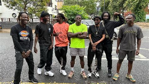 UK-based Ghanaian boxer Freezy Macbones hangs out with Asakaa Boys | Photos