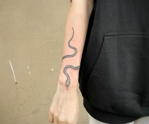 Aggregate more than 72 snake band tattoo latest - in.cdgdbentre