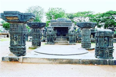 1000 Pillars at Ramappa Temple, Warangal, India. Dedicated to Lord ...