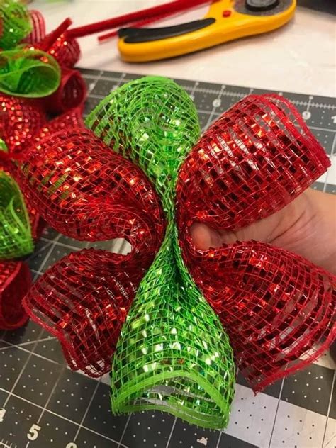 Pin by Buckeye Peach on Mesh wreaths | Christmas mesh wreaths, Deco mesh christmas wreaths ...