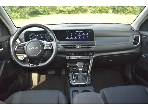 2025 Kia Seltos: 145 Interior Photos | U.S. News