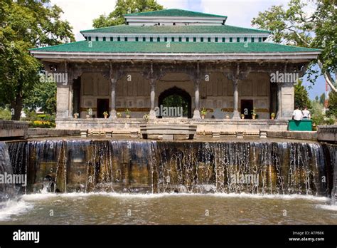 Shalimar gardens srinagar hi-res stock photography and images - Alamy