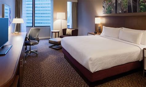 Hilton Garden Inn Downtown Dallas, TX Hotel Rooms