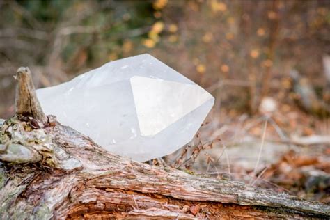 Snow Quartz Meaning, Properties and Benefits | All Crystal