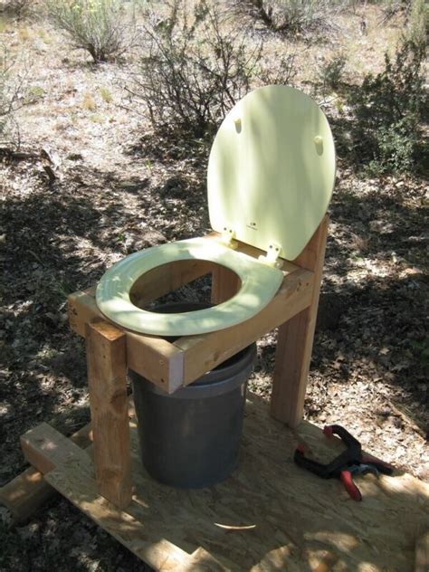 5 DIY Composting Toilet Ideas And Details To Consider • Insteading