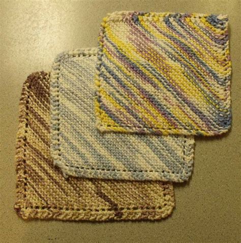 KweenBee and Me: Knit a Simple Dishcloth