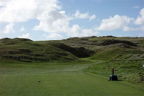 Lahinch Golf Club (Lahinch, Co. Clare) | GolfCourseGurus