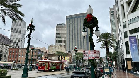 Poll: When New Orleanians think is the best time to put up a Christmas ...