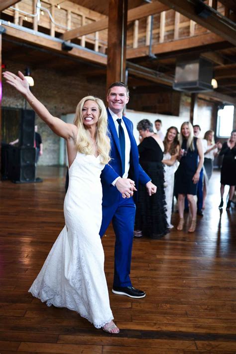 The Wedding Story of Lindsay and Ryan Haas: A Classic, Blue and White ...