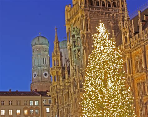 Christmas tree in Munich free image download