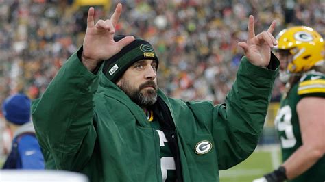 Aaron Rodgers won't wait long to make decision on 2022 - ReadSector