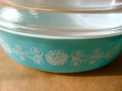 Lace Medallion pattern Pyrex....dreamy! | Pyrex vintage, Vintage ...