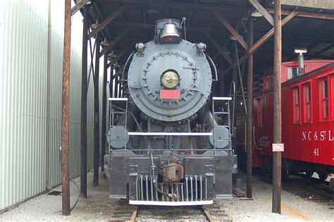 Southern 4501 begins the climb up Missionary Ridge with a short train | RailroadForums.com ...