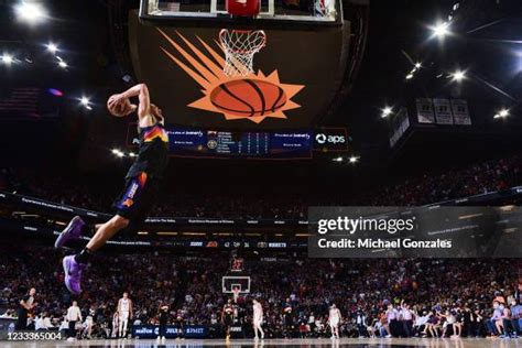 Devin Booker Dunking Photos and Premium High Res Pictures - Getty Images