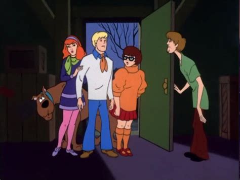 Fraphne in Scooby Doo Where Are You Episode 1. – @slicknickshady on Tumblr