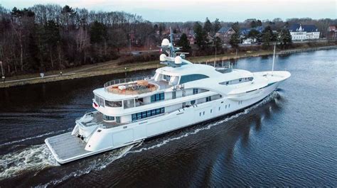 Hiding for months, the $119 million superyacht yacht 'Graceful' has changed its name to 'Killer ...