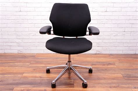 Humanscale Freedom Task Chair Chrome Frame In Black Fabric - Office Resale