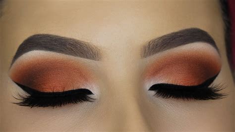 Classic Brown Cat Eye Makeup Tutorial - YouTube