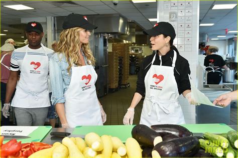 Heidi Klum Volunteers in the Kitchen at God's Love We Deliver: Photo 4108919 | Heidi Klum Photos ...