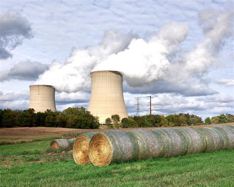 Byron, Illinois Nuclear Power Generation Plant [OC] : r/InfrastructurePorn