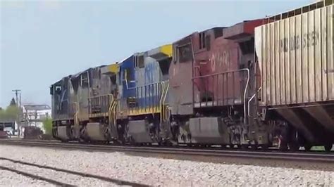 CSX SD70MAC Horn Show - YouTube