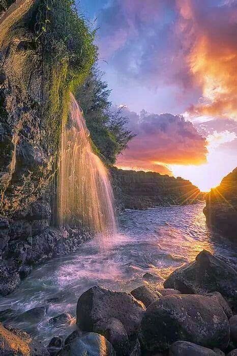 ~~ Wai Kai ~ frescas cascadas de agua del río en una vía al mar, Hawaii Hawaii por EE.UU ...