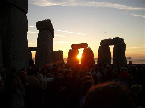 stonehenge-solstice2 – Piece of Mindful