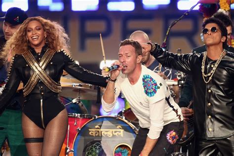 Beyonce Performs 'Formation' at Super Bowl 50 Halftime Show With ...