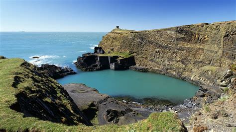 Best wild swimming in Wales + map [2023] - Sophie's Suitcase