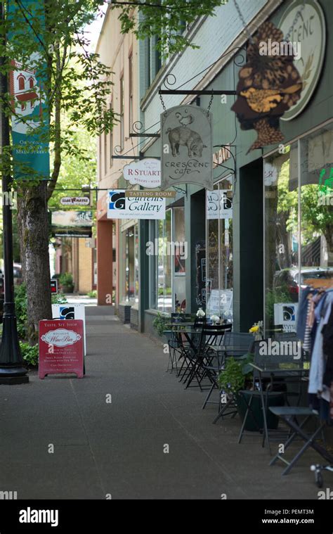 Mcminnville oregon hi-res stock photography and images - Alamy